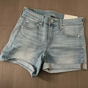 NWT AEO light wash jean shorts